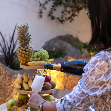 Boutique Marconi Panzió Quartu SantʼElena Kültér fotó