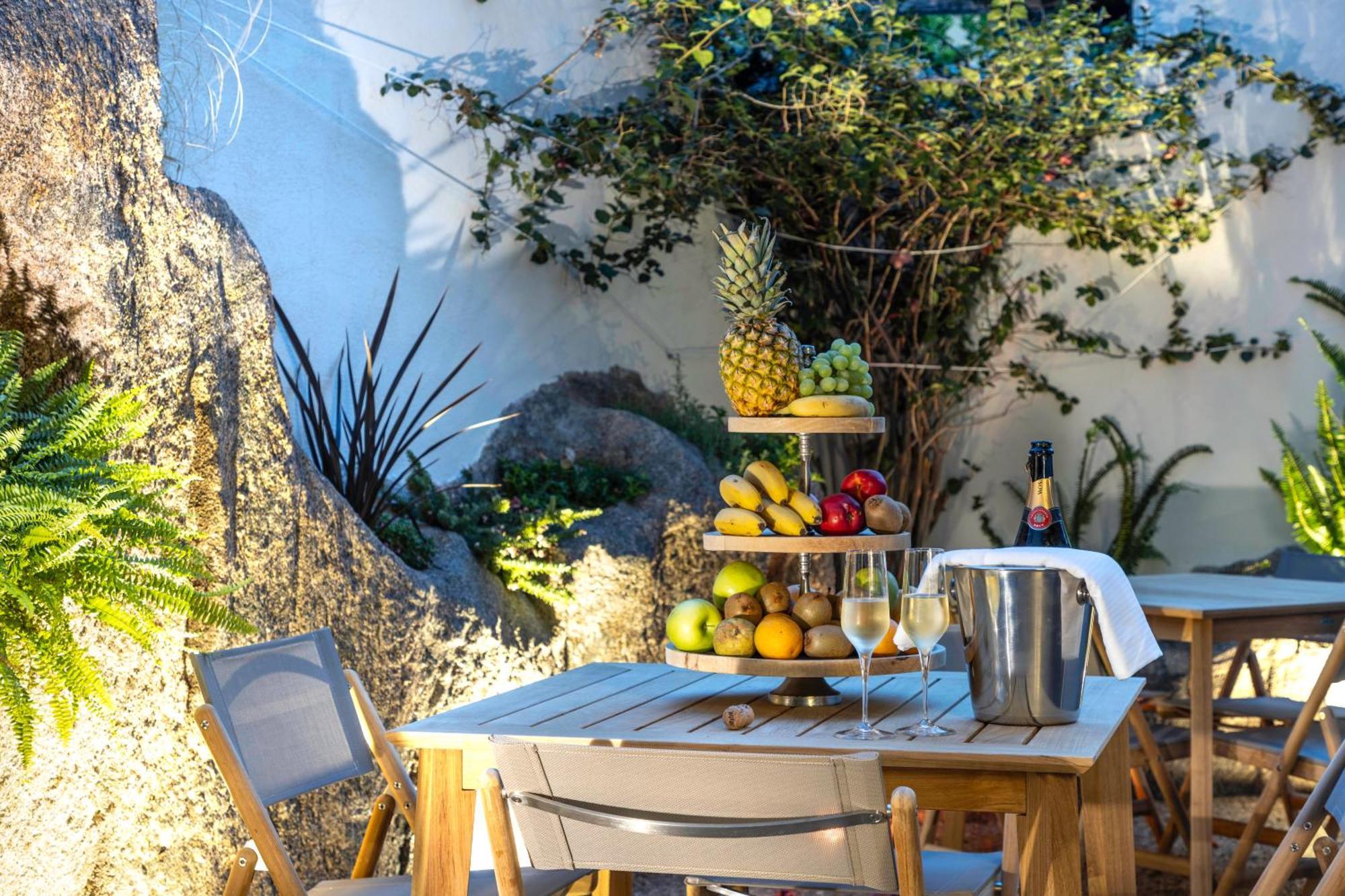 Boutique Marconi Panzió Quartu SantʼElena Kültér fotó