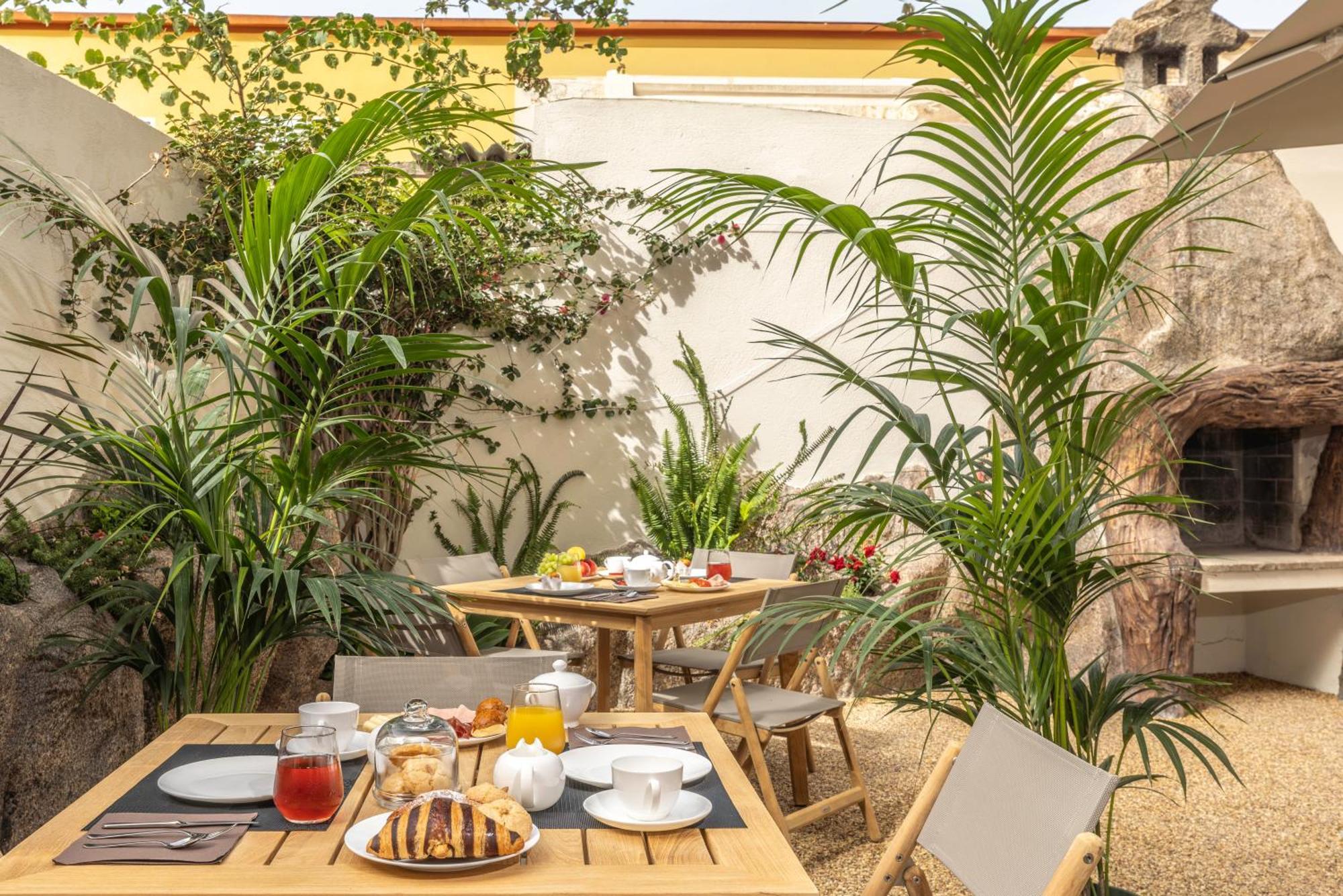 Boutique Marconi Panzió Quartu SantʼElena Kültér fotó